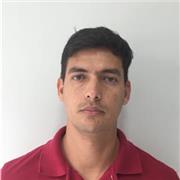 Profesor de tenis, imparte clases a toda población (niños, adultos)